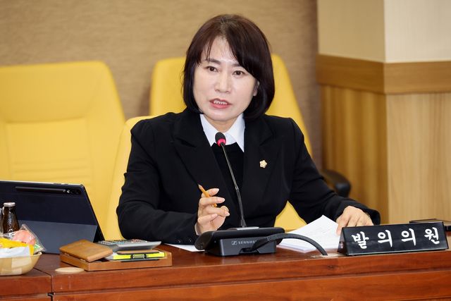 조례 개정안 발의 취지 설명하는 윤혜빈 동구의원