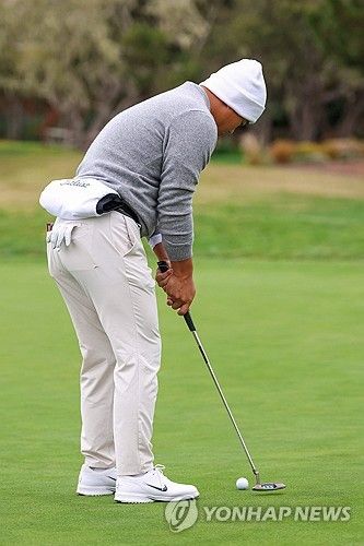 김주형의 퍼트 모습