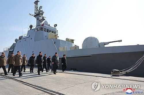 남포항 찾은 김정은 북한 국무위원장