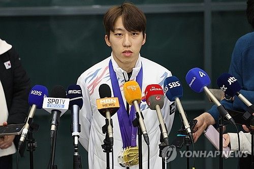 소감 말하는 박지원