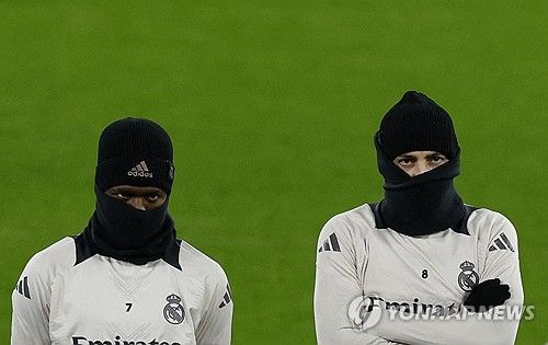 비니시우스(왼쪽)와 발베르데