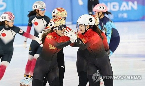 여자 3000m 계주 금메달 획득한 중국