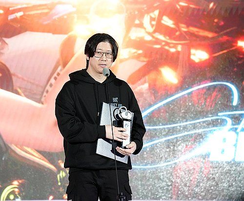 수상 소감 밝히는 김형태 시프트업 대표