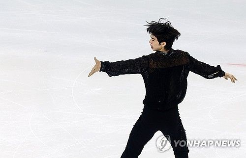 연기 펼치는 차준환