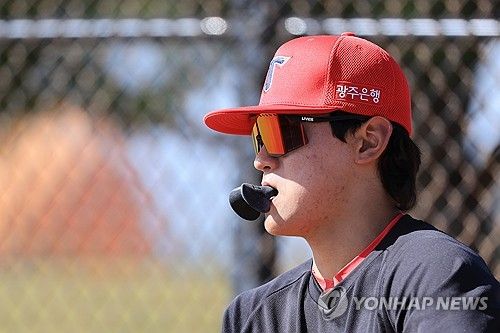 타격 훈련 준비하는 김도영