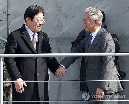 문재인 전 대통령·이재명 대표 '밝은 표정'