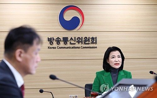 모두발언 하는 이진숙 방통위원장