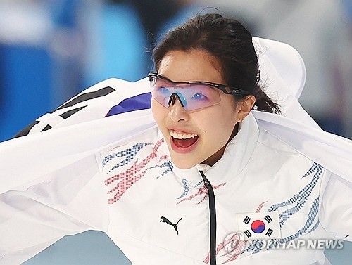 이나현, 빙속 1000m 동메달 미소