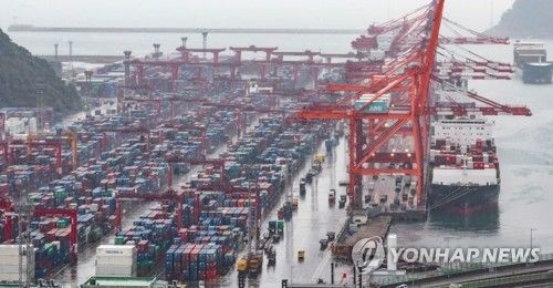 지난달 수출 전년과 비교해 4.6% 증가