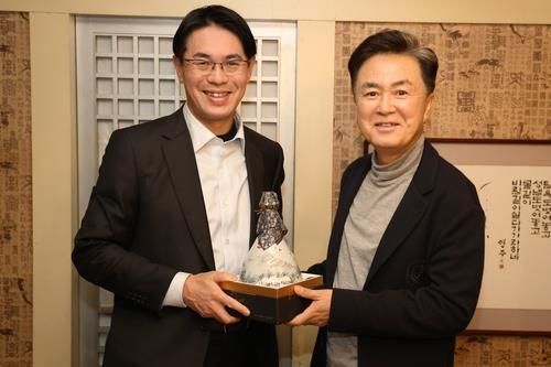 작년 2월 김태흠 충남지사(오른쪽)와 야마시타 마코토 일본 나라현지사