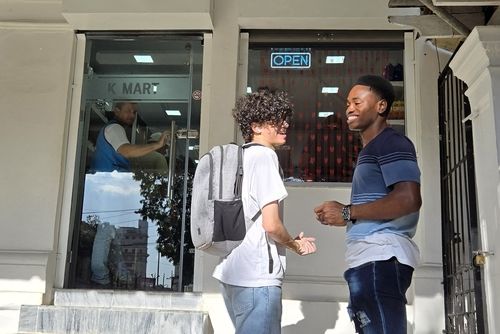 쿠바 'K마트'를 찾은 주민들