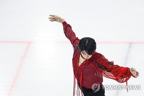 금빛 연기 펼치는 차준환