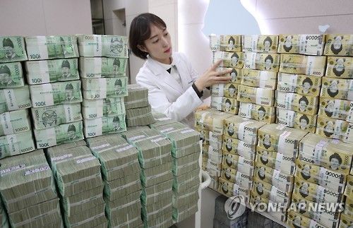 작년 12월 통화량 40.5조 늘어…수시입출예금 등에 자금유입