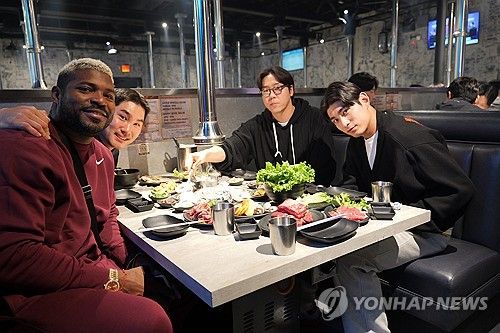 키움 스프링캠프 회식 깜짝 방문한 이정후