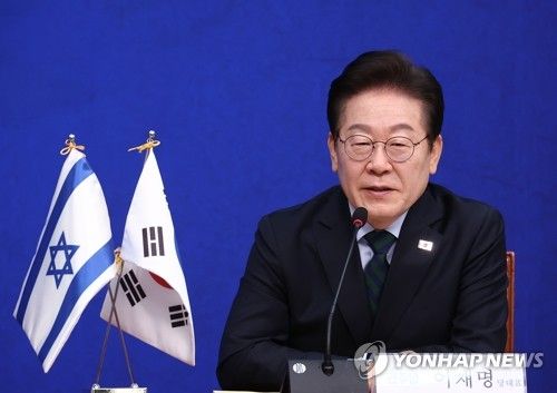 인사말 하는 이재명 대표