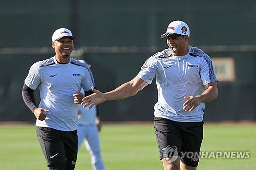 LG 트윈스 선발진 책임질 외인 투수 듀오