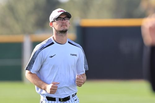 LG가 스프링캠프에 초청한 호주 출신 투수 코엔 윈