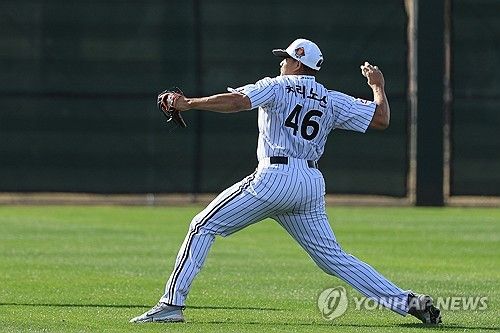 LG 새 외인 투수 요니 치리노스