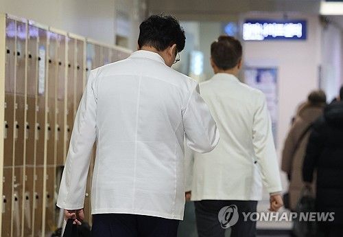 인턴 모집 시작…이동하는 의료진