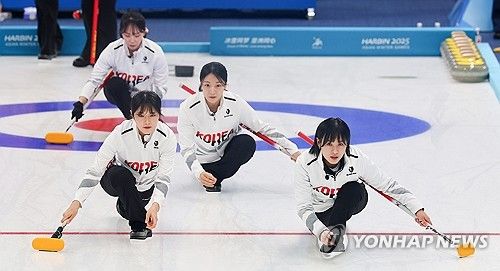 여자 컬링 결승전 한중전, 경기장에 입장하는 선수들