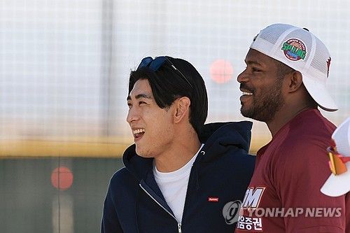 이정후와 푸이그 밝은 표정