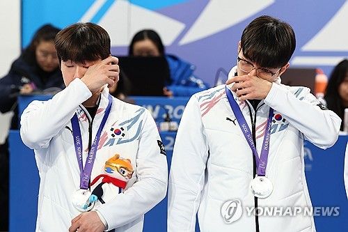 아쉬움에 눈물 훔치는 김은빈과 표정민