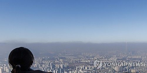 미세먼지 띠 아래 갇힌 서울