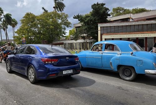 쿠바 도로 현대차와 올드카