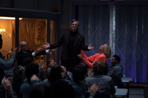 '미키17'의 마샬 부부