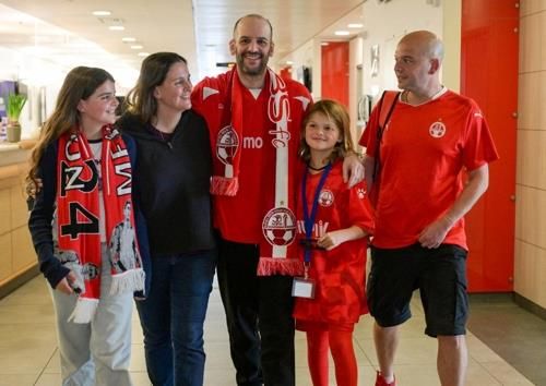 498일 만에 가족들과 재회한 이스라엘 인질