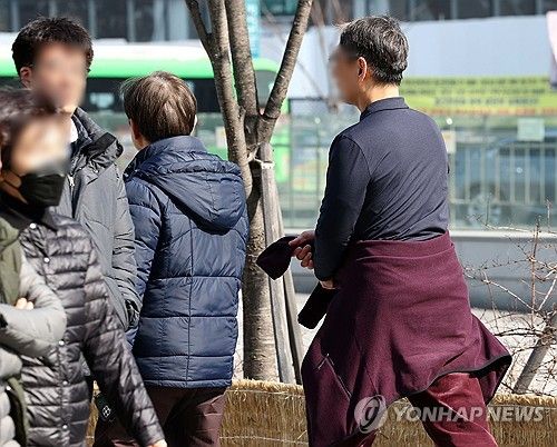 가벼워진 옷차림