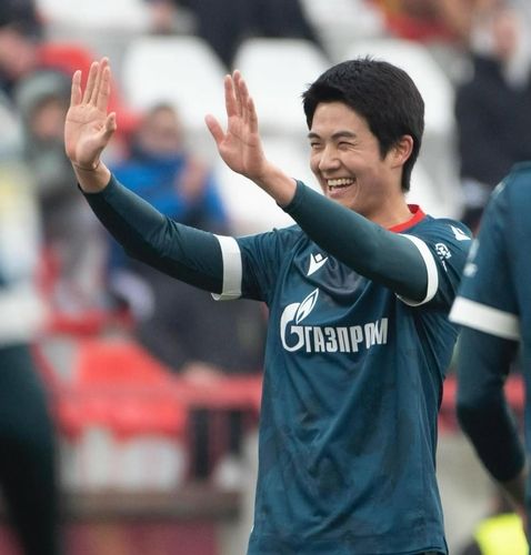 환하게 웃는 설영우