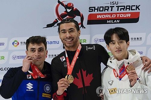 ISU 쇼트트랙 월드 투어 6차 대회 남자 1,000ｍ에서 동메달을 따낸 장성우(맨오른쪽)
