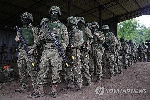 2024년 8월 영국에서 훈련 받는 우크라이나 군인들