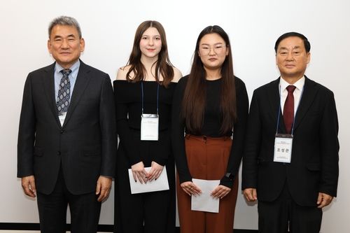 러·CIS총연서 장학금 받은 조지아 고려인 동포 4세 학생들