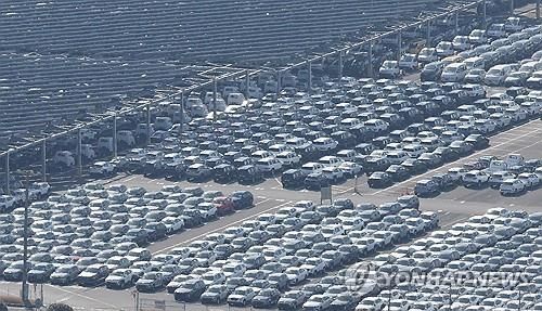 야적장 가득 채운 한국 완성차