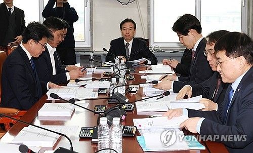 경제재정소위 주재하는 정태호 소위원장