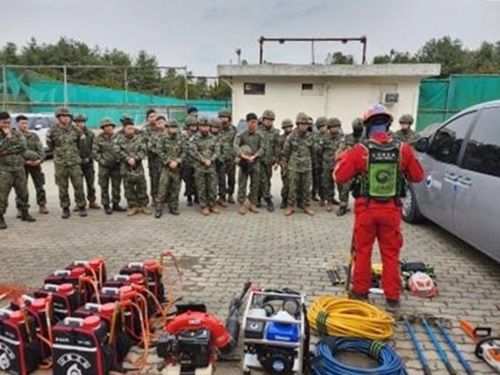 군 장병 대상 산불 장비 사용법 교육 장묜