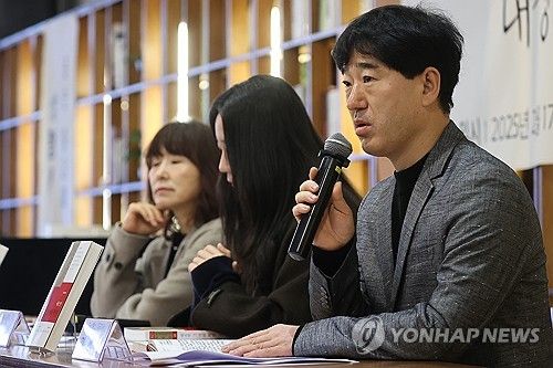 질문에 답하는 김선식 다산북스 대표