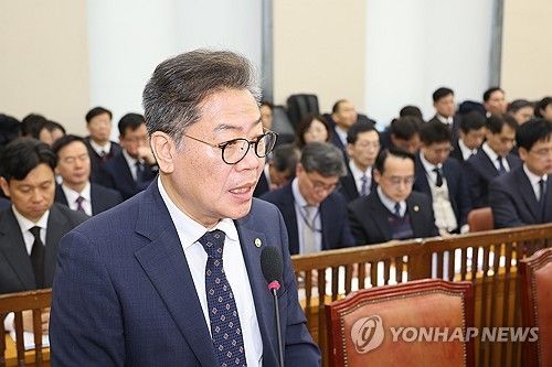 인사말하는 김용빈 중앙선거관리위원회 사무총장