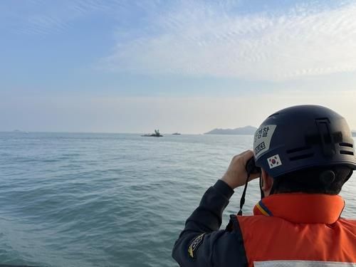 화재 선박 실종자 수색하는 부안해경