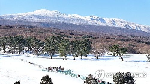 한라산의 가는 겨울이 아쉬워