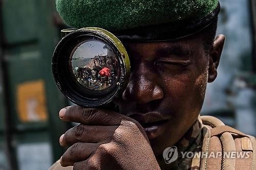 민주콩고 동부 최대도시 고마의 반군 M23 대원