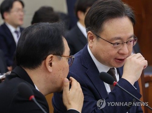국회 복지위 전체회의 참석한 조규홍 복지부 장관