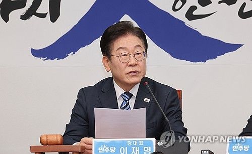 발언하는 이재명 대표