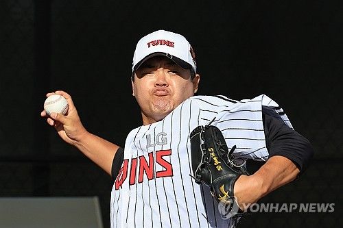 불펜 투구하는 장현식