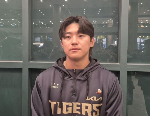 인터뷰하는 김도영