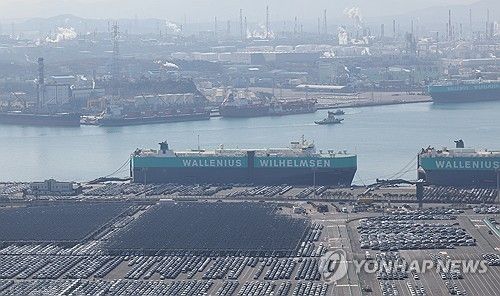 수출 대기 중인 완성차