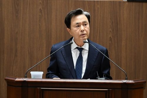 19일 충남도의회 제357회 제2차본회의 참석한 김태흠 충남지사