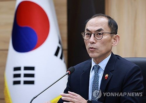 질문에 답하는 고학수 개인정보보호위원장